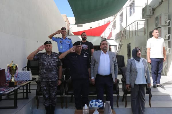 شرطة شرق عمان تنظم بطولة “القائد” في مدارس أرض النشامى تكريماً لجلالة الملك