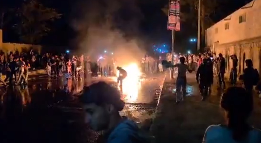 صورة حول : اشتباكات عنيفة في حلب بين الجيش السوري وقوات “قسد” اشتباكات عنيفة في حلب بين الجيش السوري وقوات “قسد”