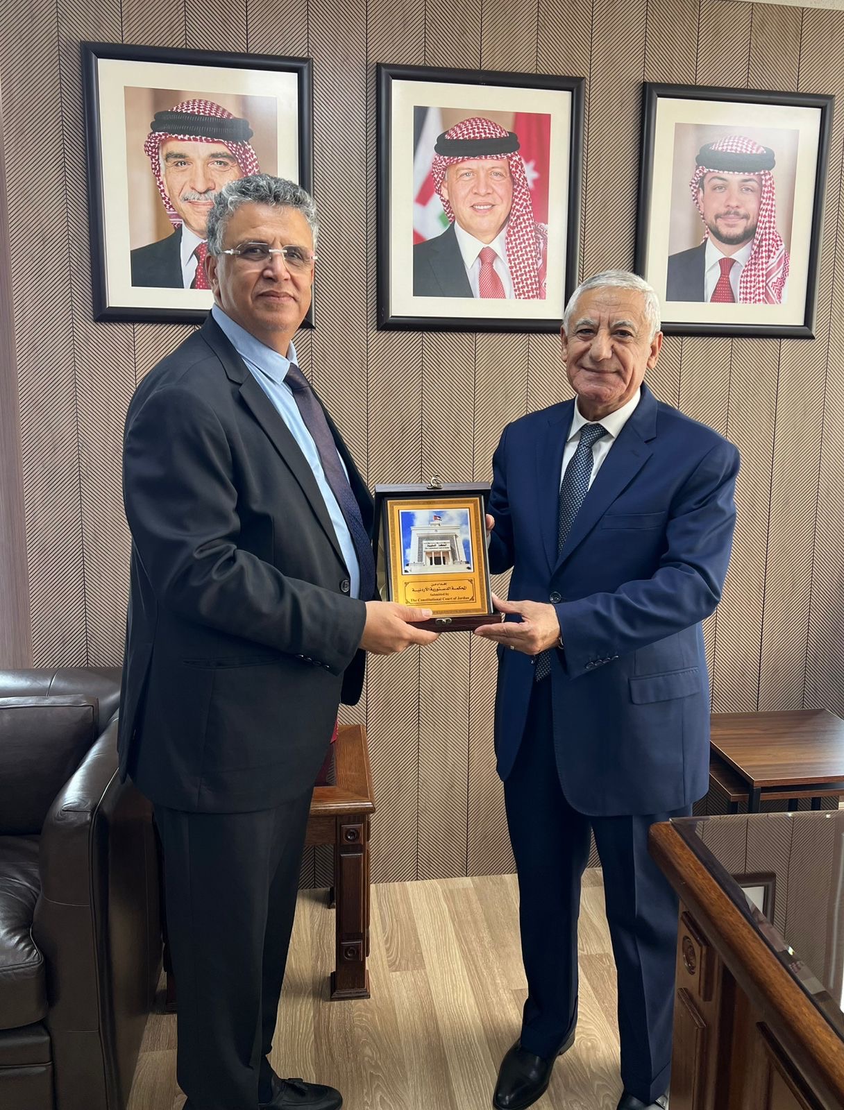 صورة حول : رئيس المحكمة الدستورية الأردنية يلتقي وزير العدل المغربي"صورة" رئيس المحكمة الدستورية الأردنية يلتقي وزير العدل المغربي"صورة"