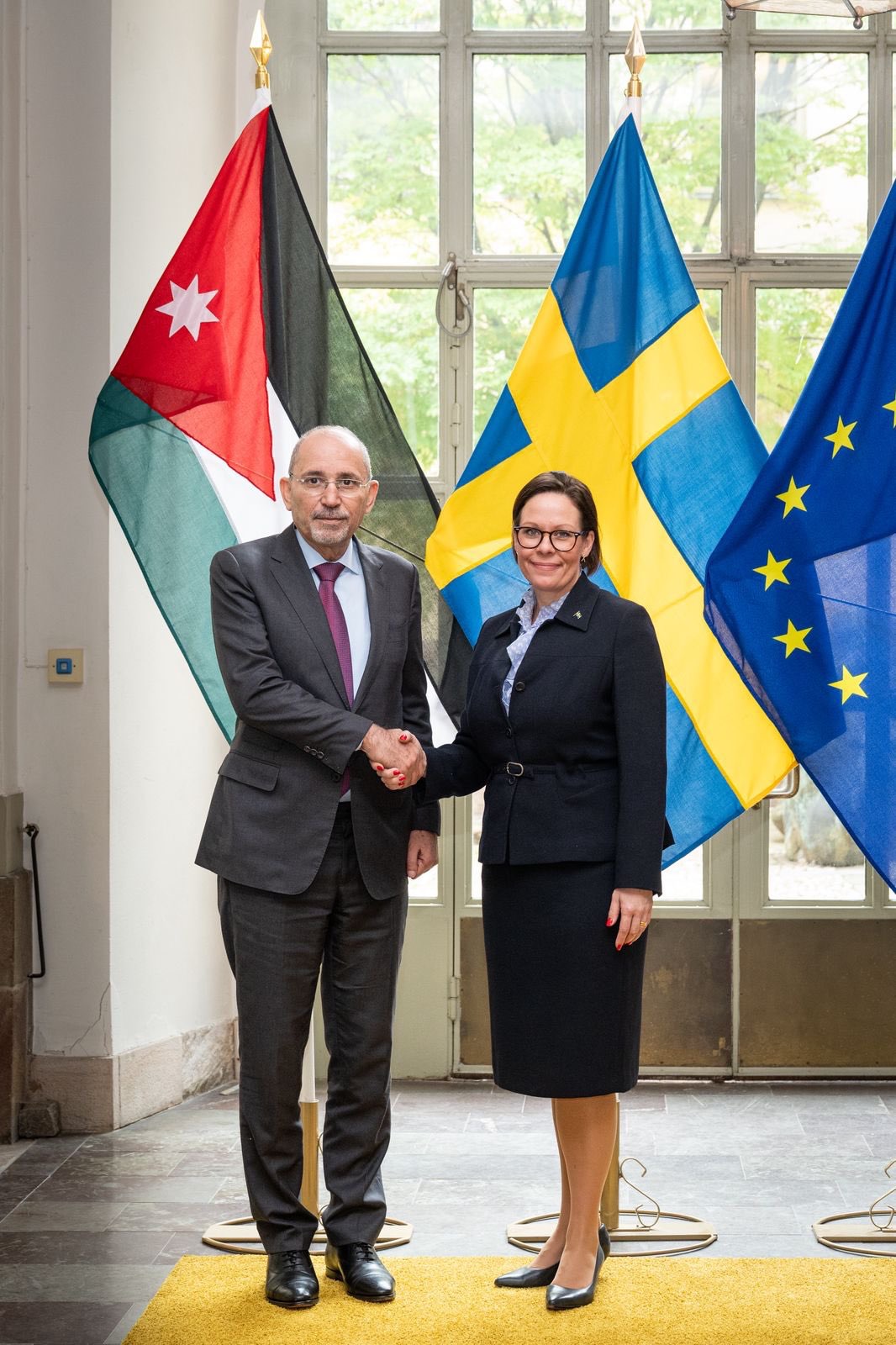 صورة حول : الصفدي يلتقي وزيرة خارجية السويد الصفدي يلتقي وزيرة خارجية السويد