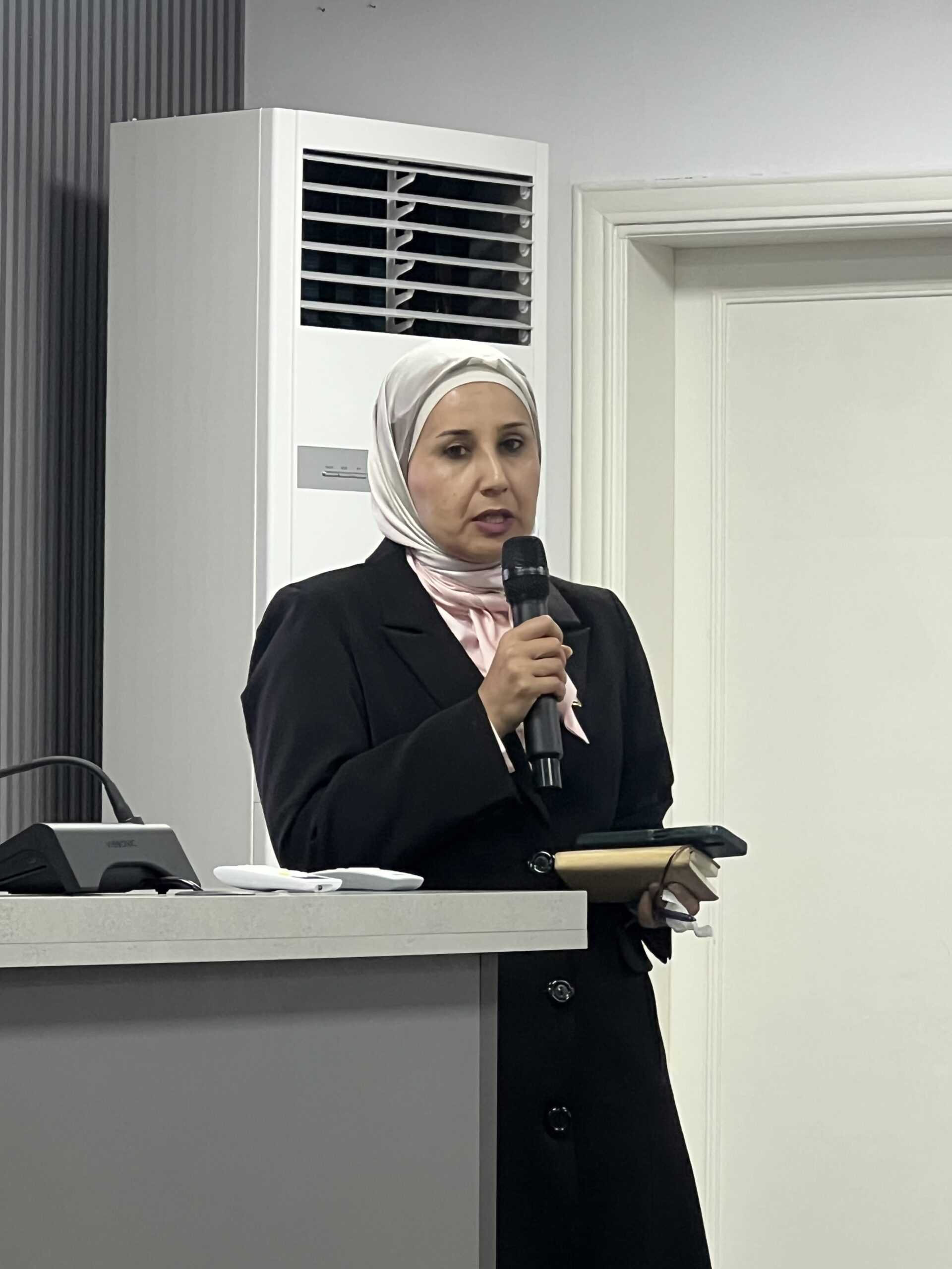 صورة حول : الغرايبة لـ"صراحة نيوز": التدريب المهني العملي هو الطريق لمكافحة البطالة وفتحنا أبوابنا على الأسواق الخارجية الغرايبة لـ"صراحة نيوز": التدريب المهني العملي هو الطريق لمكافحة البطالة وفتحنا أبوابنا على الأسواق الخارجية