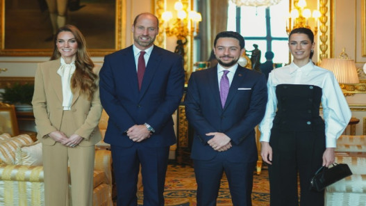 صورة حول : ولي العهد يلتقي أمير ويلز ولي العهد يلتقي أمير ويلز