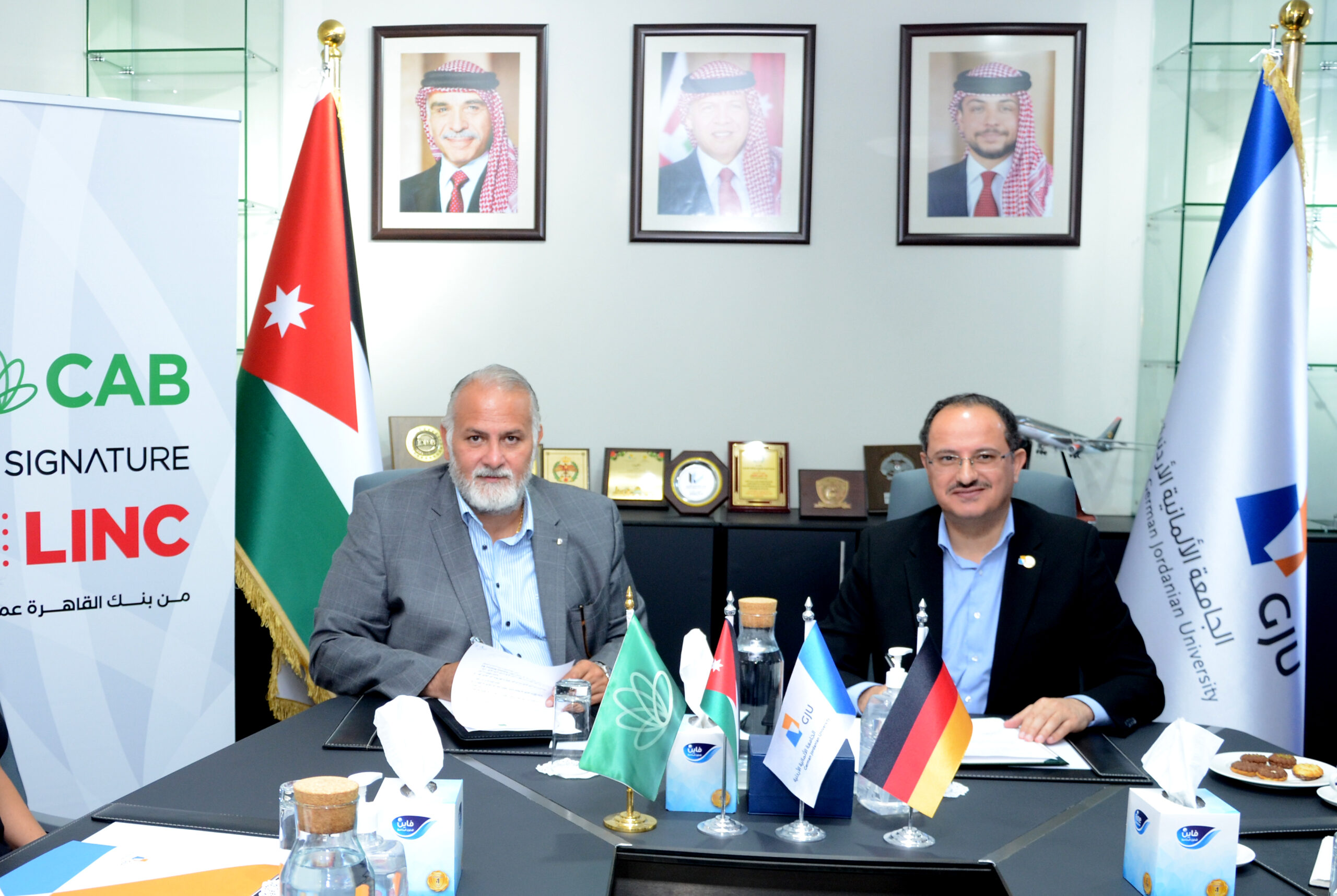 صورة حول : بنك القاهرة عمان يجدد اتفاقية إصدار البطاقات الجامعية الذكية مع الجامعة الألمانية الأردنية بنك القاهرة عمان يجدد اتفاقية إصدار البطاقات الجامعية الذكية مع الجامعة الألمانية الأردنية