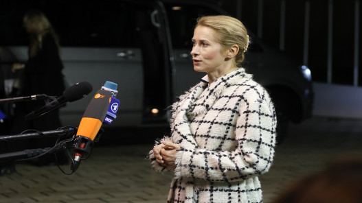 كالاس تهاجم زيارات بوتين: ليس لطيفا