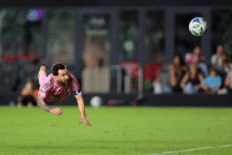 ميسي يقترب من الهدف الـ 900 في مسيرته