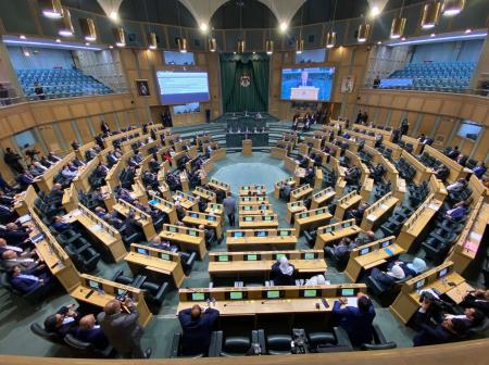 من يترأس جلسة النواب الأولى اليوم؟