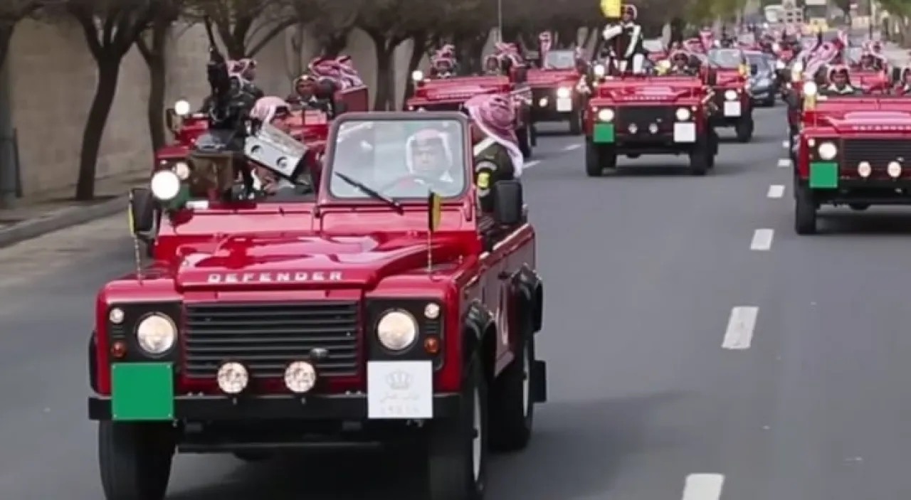 الموكب الأحمر يزين العاصمة اليوم فما قصته؟