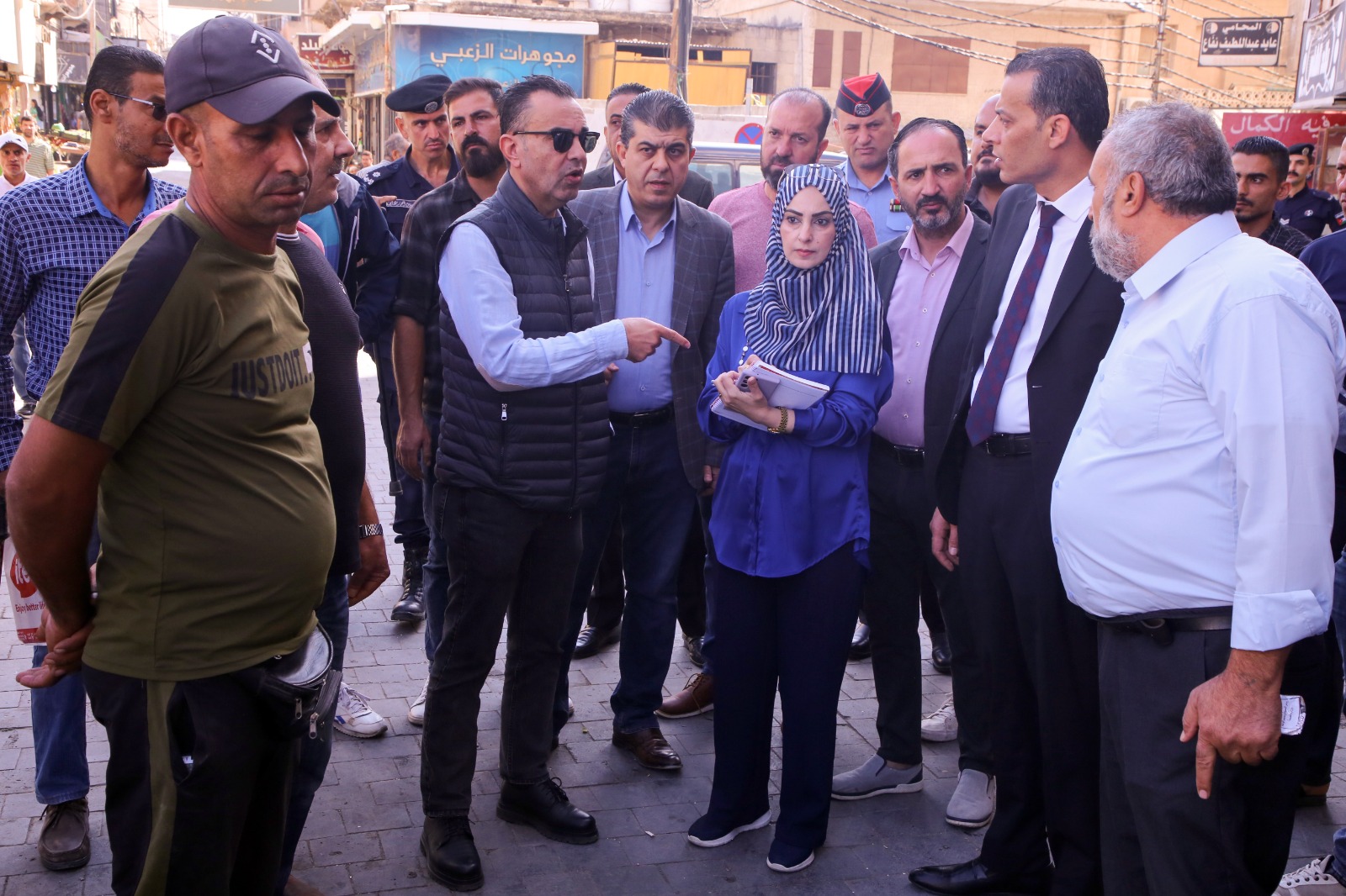 صورة حول : بلدية إربد تتعهد بكشف جميع المشاكل بسوق الصاغة بلدية إربد تتعهد بكشف جميع المشاكل بسوق الصاغة