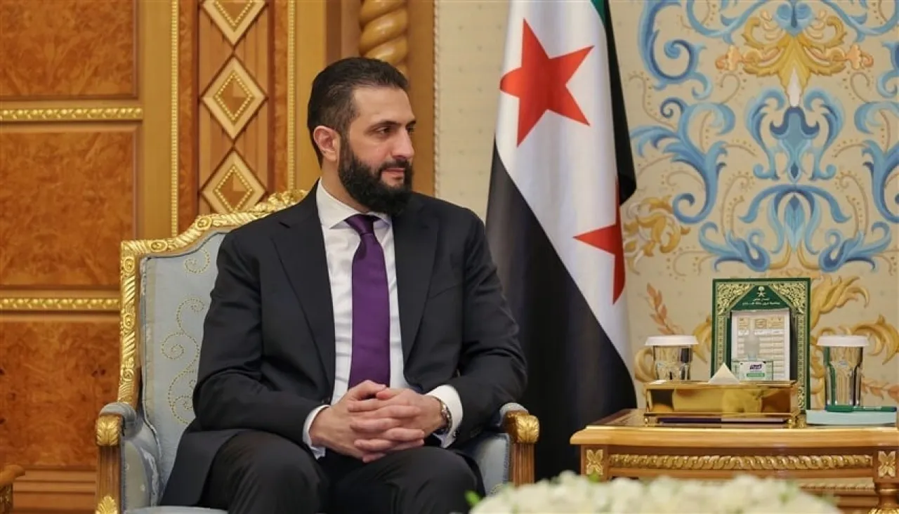 صورة حول : الشرع يتصدر الترند بعد جولة تسويقية يوم ميلاده الشرع يتصدر الترند بعد جولة تسويقية يوم ميلاده