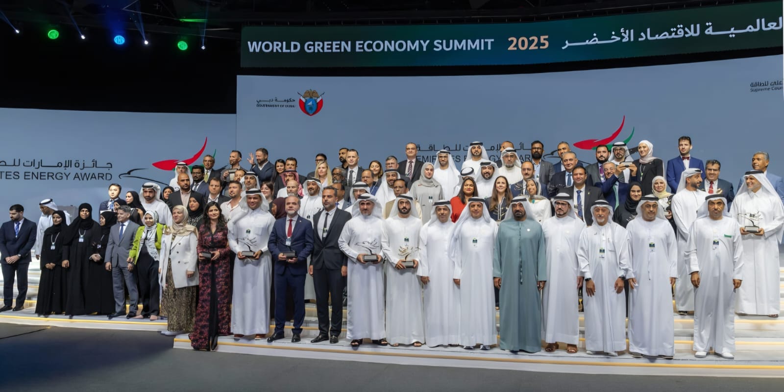 صورة حول : جامعة البترا تحصد المركز الأول والمستوى الذهبي في جائزة الامارات للطاقة للعام 2025 جامعة البترا تحصد المركز الأول والمستوى الذهبي في جائزة الامارات للطاقة للعام 2025