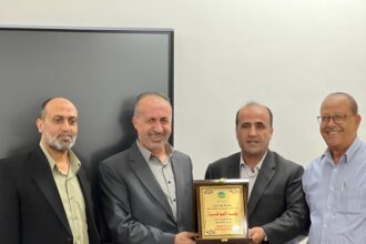 تربوية الزرقاء الخاصة تكرم الدكتور المواضية