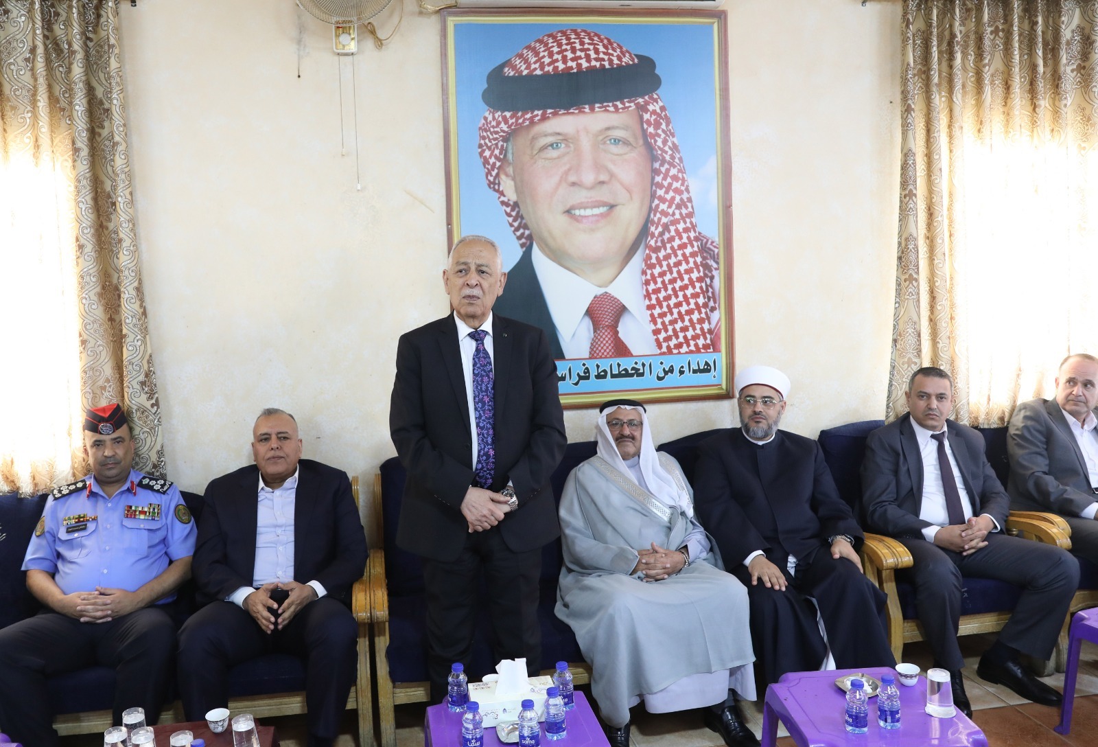 صورة حول : مندوبا عن الملك وولي العهد. العيسوي يعزي النوافعة ورمضان وإسعيفان والموصلي مندوبا عن الملك وولي العهد. العيسوي يعزي النوافعة ورمضان وإسعيفان والموصلي