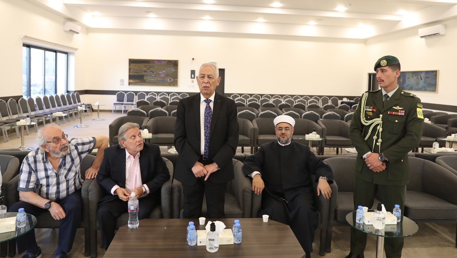 مندوبا عن الملك وولي العهد. العيسوي يعزي النوافعة ورمضان وإسعيفان والموصلي