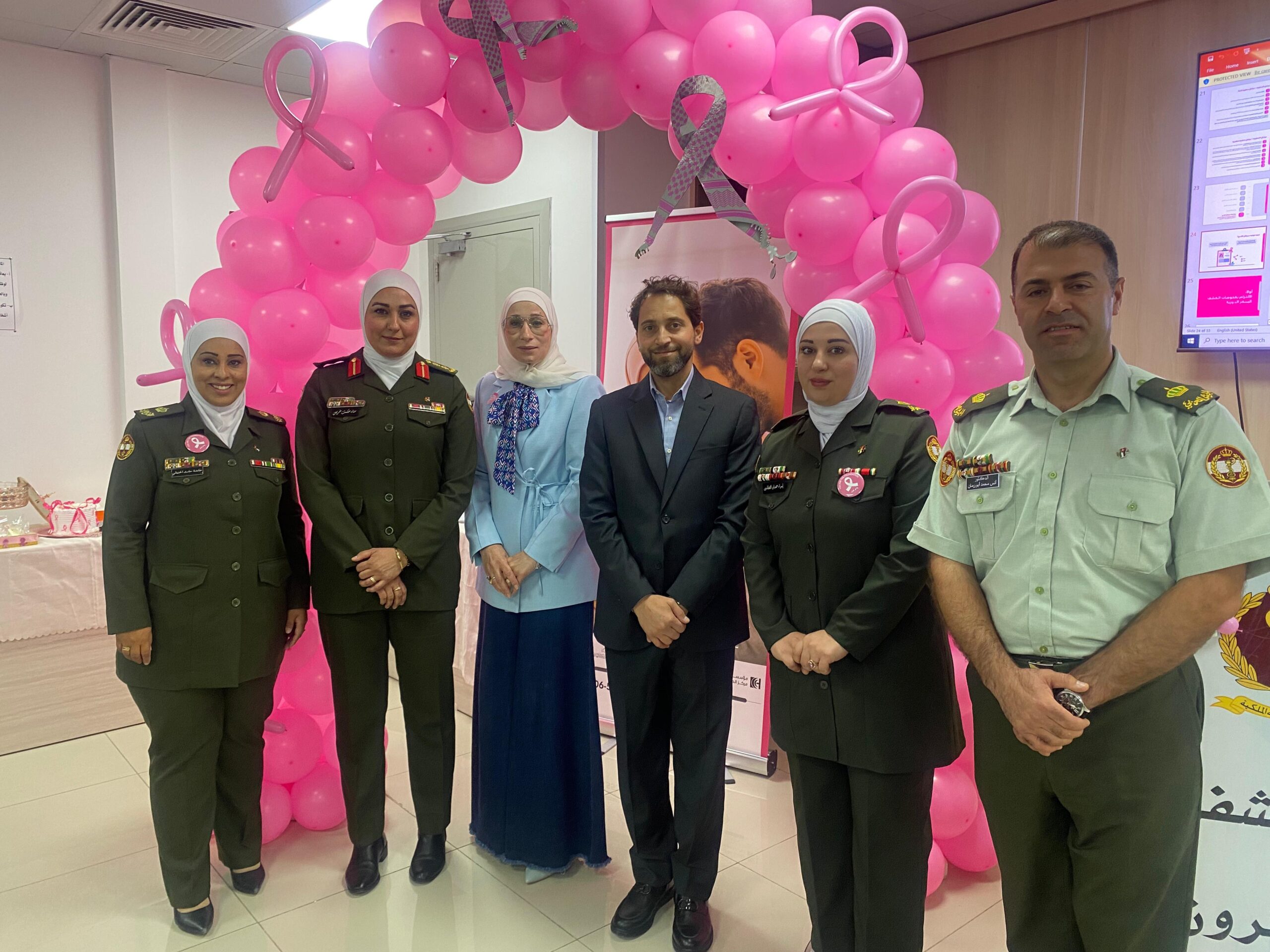 مؤسسة حرير للتنمية المجتمعية تشارك في تنظيم فعالية توعوية في مستشفى اللطرون العسكري بمناسبة شهر التوعية بسرطان الثدي