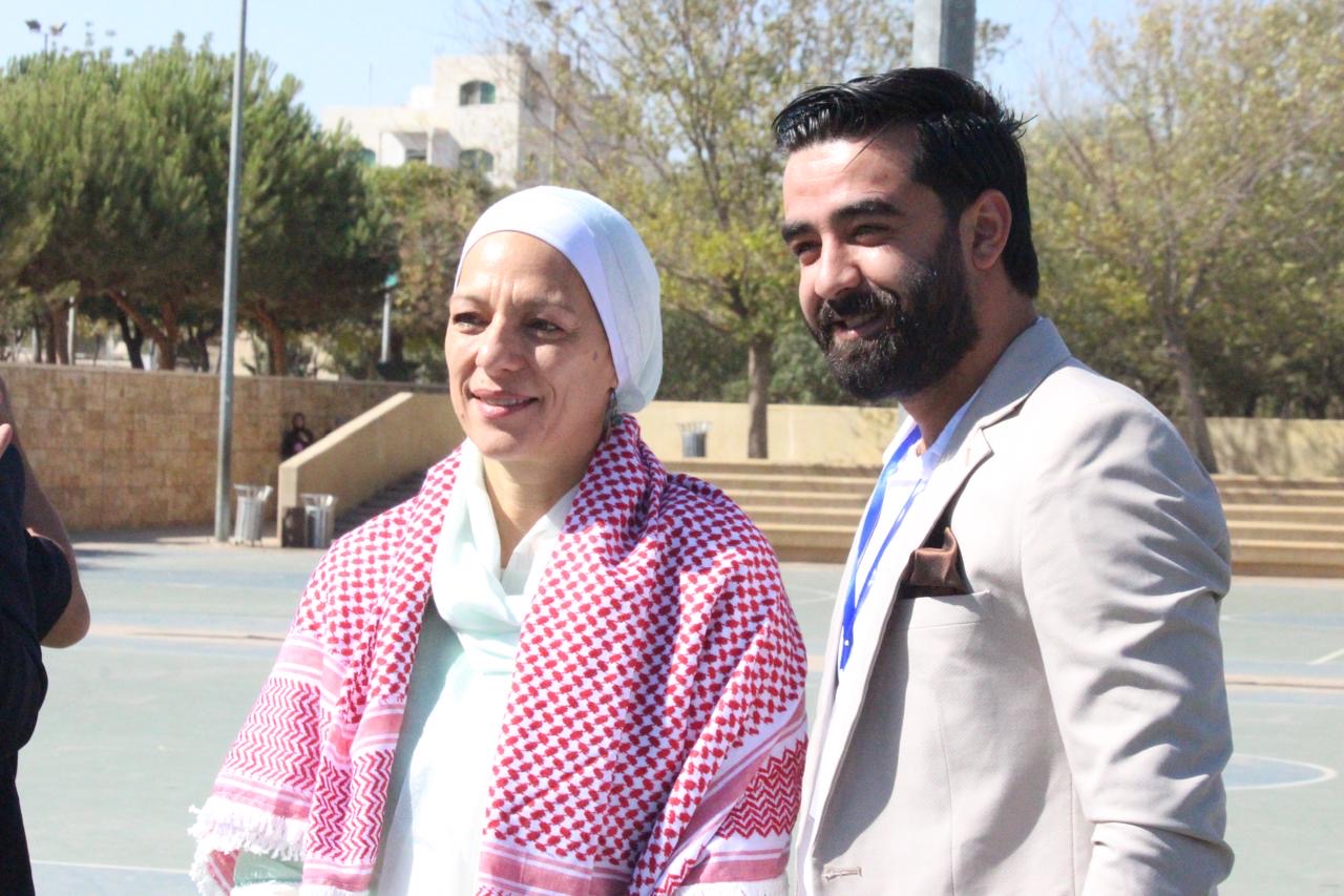 الأميرة بسمة بنت علي تفتتح بازار المزارع في حدائق الملك عبدالله الثاني .. فيديو وصور