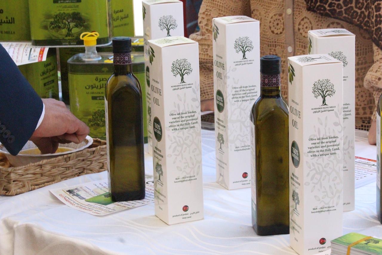 الأميرة بسمة بنت علي تفتتح بازار المزارع في حدائق الملك عبدالله الثاني .. فيديو وصور