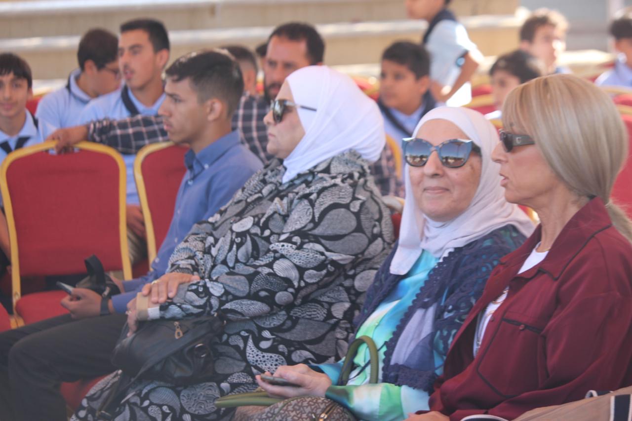 الأميرة بسمة بنت علي تفتتح بازار المزارع في حدائق الملك عبدالله الثاني .. فيديو وصور