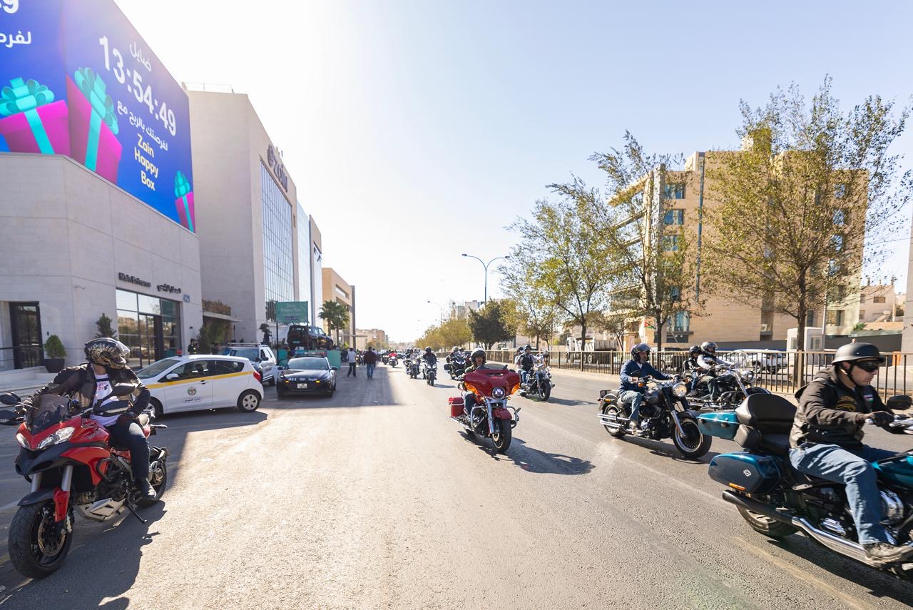 صورة حول : زين تستضيف انطلاقة مسيرة "سيدات هارلي" لدعم مصابات السرطان من غزة زين تستضيف انطلاقة مسيرة "سيدات هارلي" لدعم مصابات السرطان من غزة