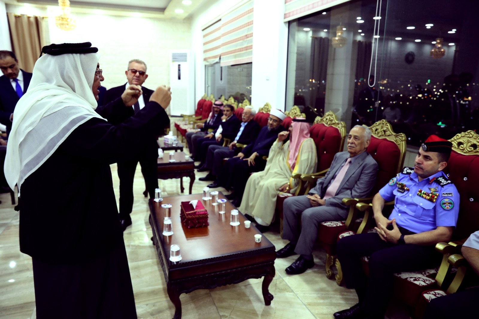 مندوبًا عن الملك وولي العهد.. العيسوي يعزي القضاة والحجازي والكلوب والخالدي