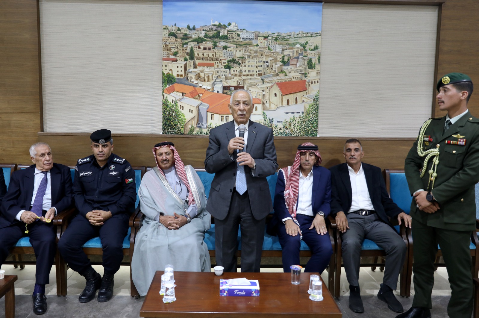 مندوبا عن الملك وولي العهد. العيسوي يعزي المشاقبة والهقيش والحباشنة