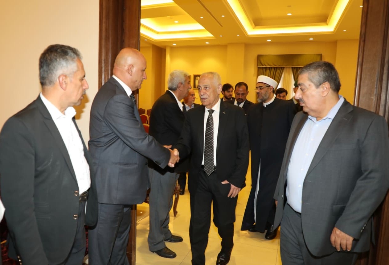 *مندوبا عن الملك وولي العهد. العيسوي يعزي آل فراج وعشيرة النوافعة*