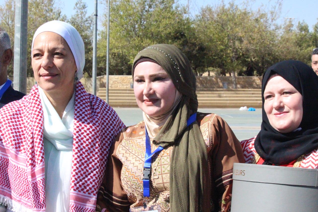 الأميرة بسمة بنت علي تفتتح بازار المزارع في حدائق الملك عبدالله الثاني .. فيديو وصور