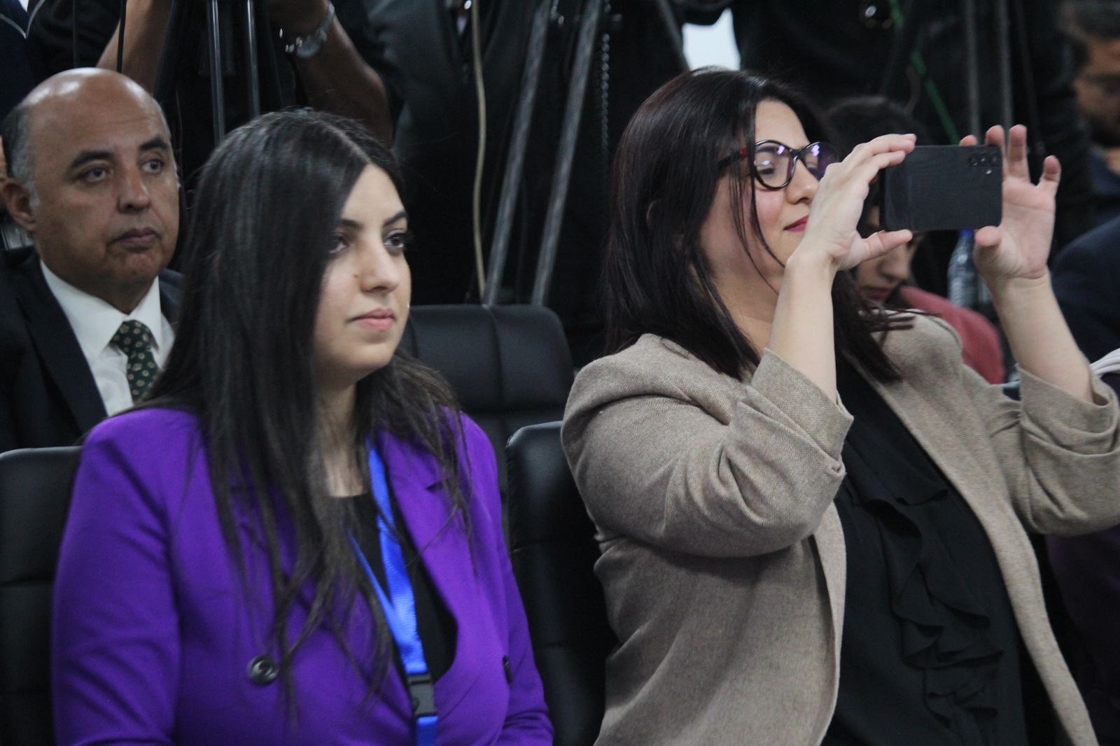 الضمان للمواطنين: أموالكم بخير (صور)