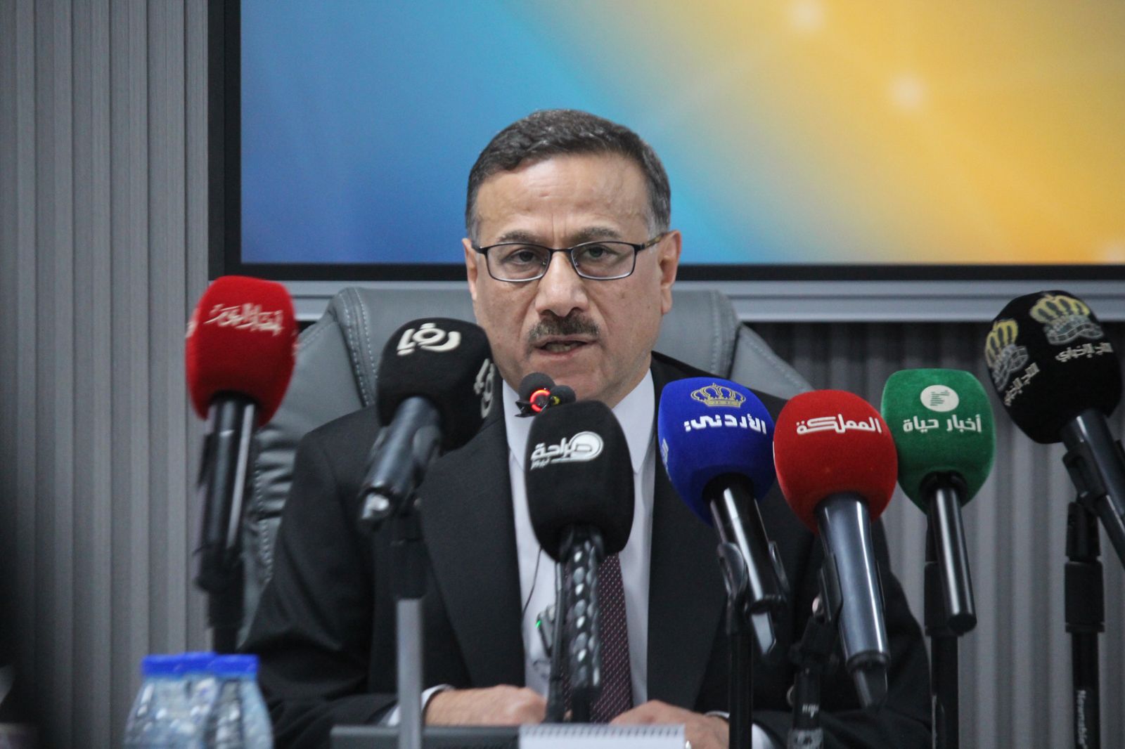 صورة حول : الضمان للمواطنين: أموالكم بخير (صور) الضمان للمواطنين: أموالكم بخير (صور)