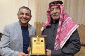العوامله يُكرمون ابنَهم زيد العوامله إشادةً بإنجازاته المحلية والدولية المشرفة