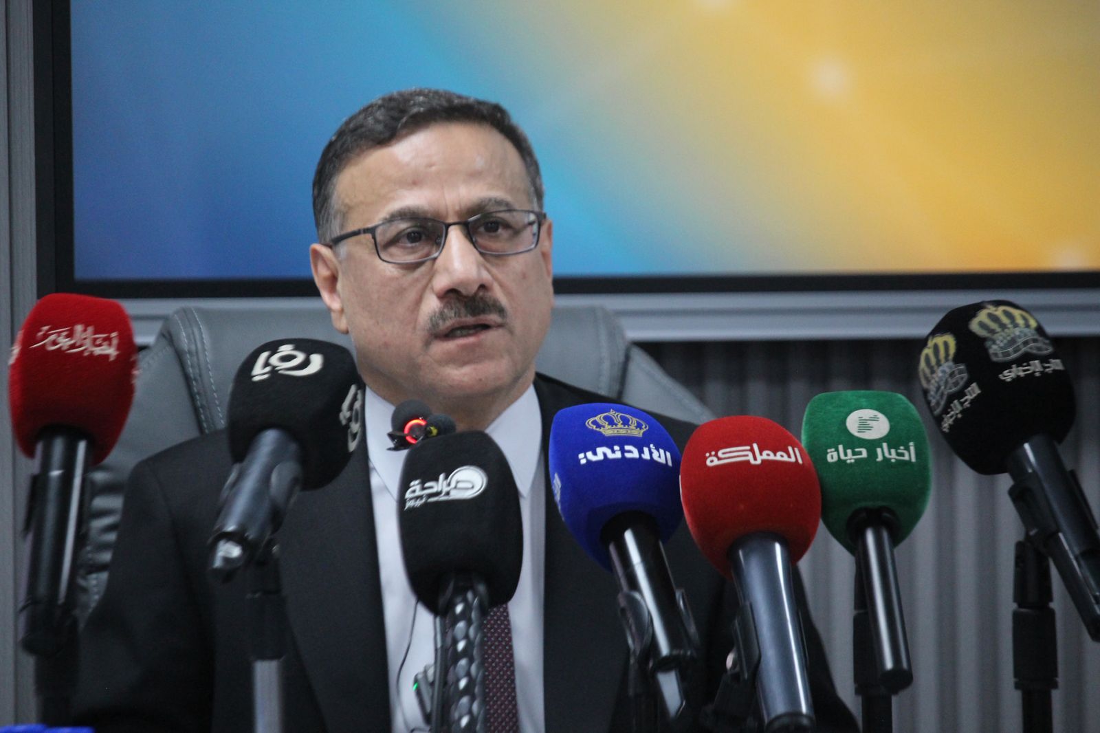 الضمان للمواطنين: أموالكم بخير (صور)