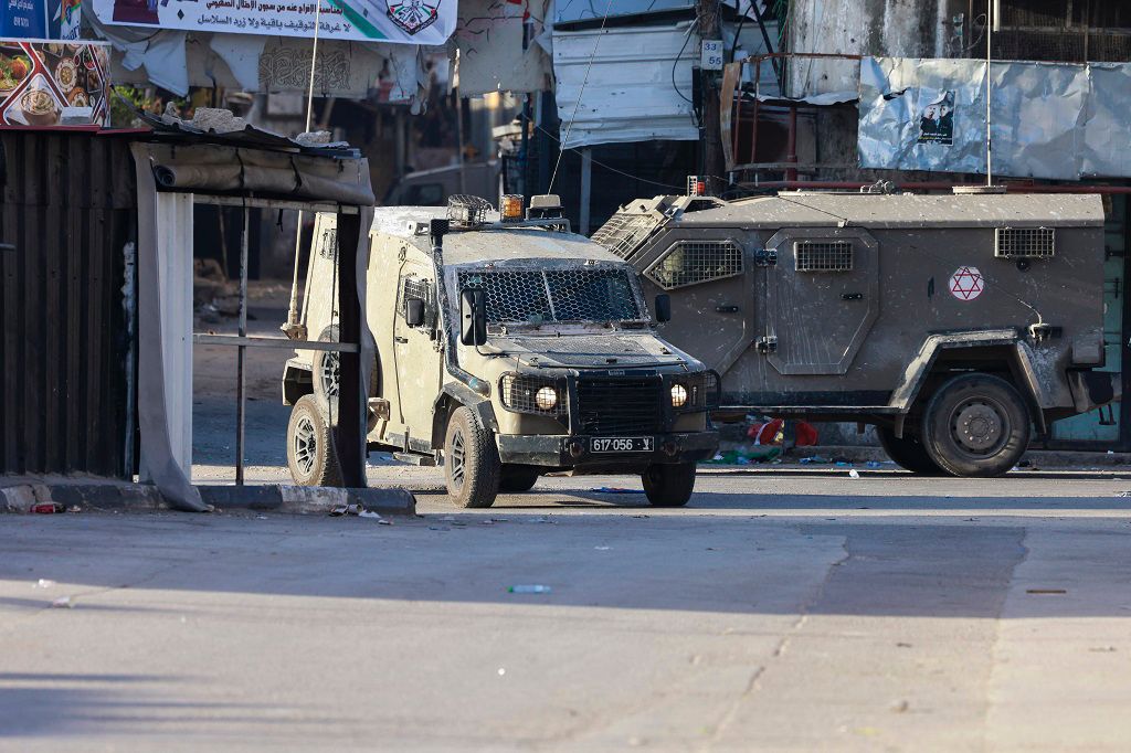 الاحتلال يفرض حصارا جنوب نابلس