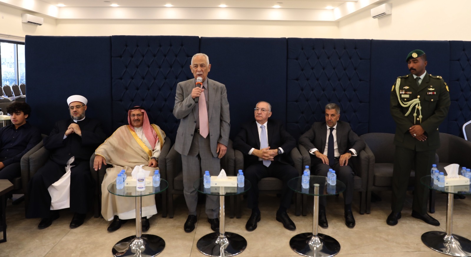 مندوبًا عن الملك وولي العهد.. العيسوي يعزي القضاة والحجازي والكلوب والخالدي