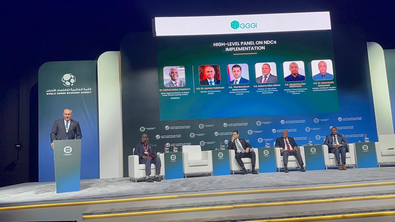 صورة حول : الأردن يؤكد التزامه بالعمل المناخي خلال القمة العالمية للاقتصاد الأخضر 2025 الأردن يؤكد التزامه بالعمل المناخي خلال القمة العالمية للاقتصاد الأخضر 2025