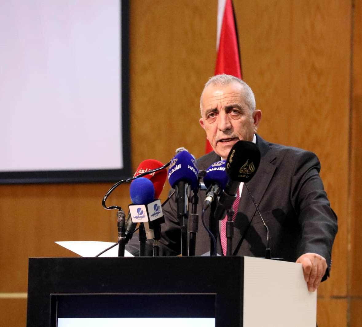 صورة حول : وزير الثقافة: معرض عمان الدولي للكتاب يعزز الوعي والمعرفة ويكرّس صناعة الكتاب وزير الثقافة: معرض عمان الدولي للكتاب يعزز الوعي والمعرفة ويكرّس صناعة الكتاب