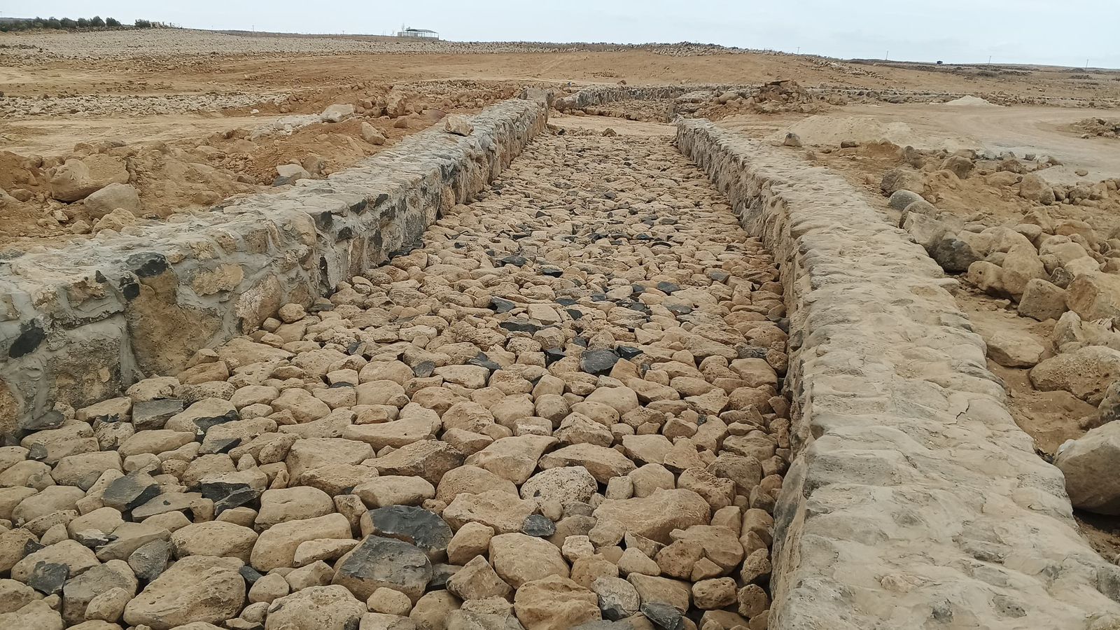 صورة حول : بلدية أم الجمال تنجز المرحلة الأولى من تأهيل القناة الأثرية بلدية أم الجمال تنجز المرحلة الأولى من تأهيل القناة الأثرية