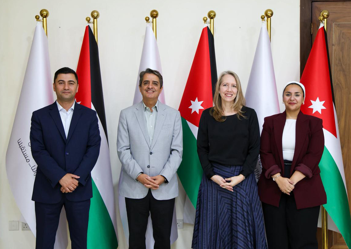 صورة حول : وزير الشباب يبحث مع ممثلة الأمم المتحدة تعزيز تمكين الشباب والشراكة المشتركة وزير الشباب يبحث مع ممثلة الأمم المتحدة تعزيز تمكين الشباب والشراكة المشتركة