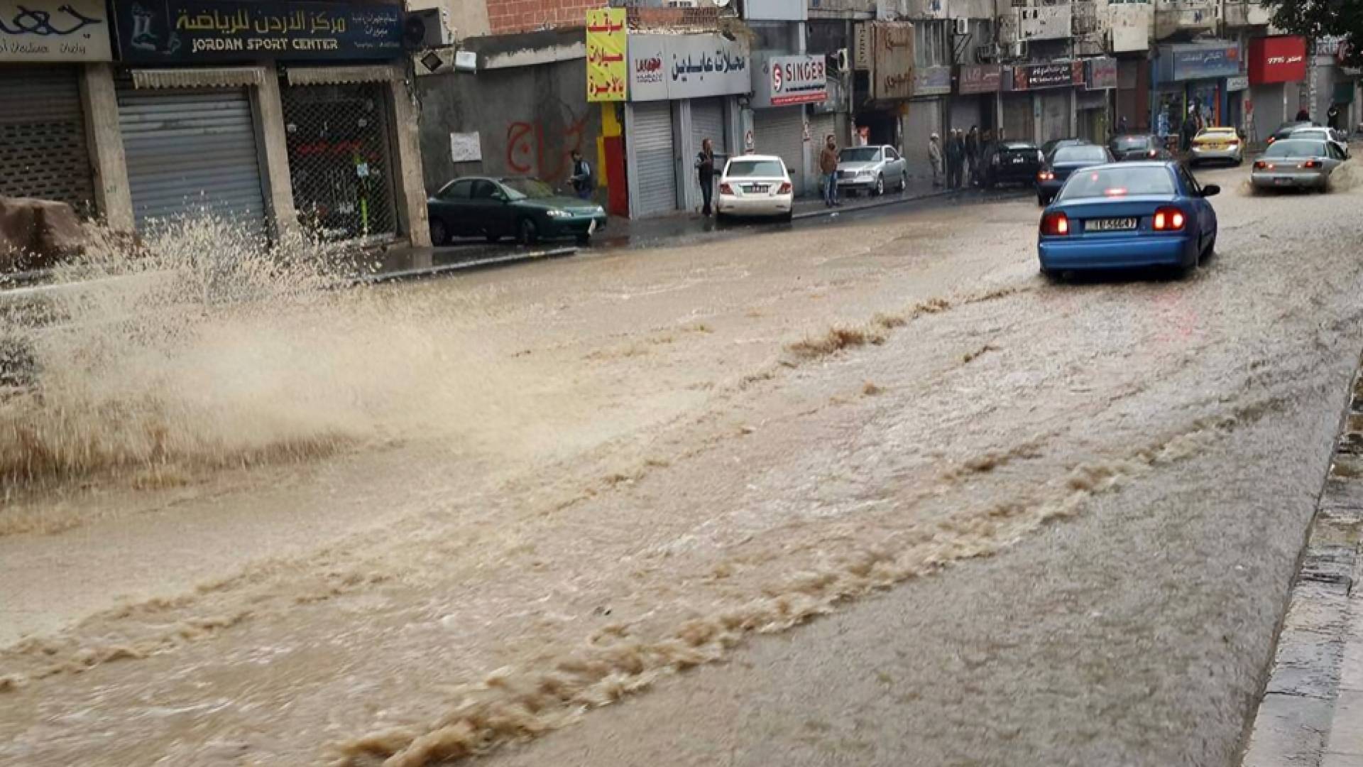 صورة حول : عاجل | هطولات مطرية غزيرة شمال الأردن وتحذيرات من السيول والضباب عاجل | هطولات مطرية غزيرة شمال الأردن وتحذيرات من السيول والضباب