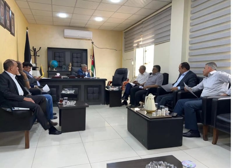 بلدية دير علا تبحث إنشاء مركز لإيواء الكلاب الضالة في الأغوار