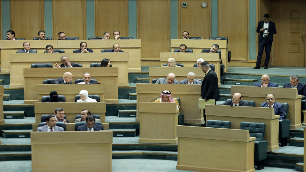 تسجيل نائب في لجنة دون علمه يثير الجدل تحت القبة