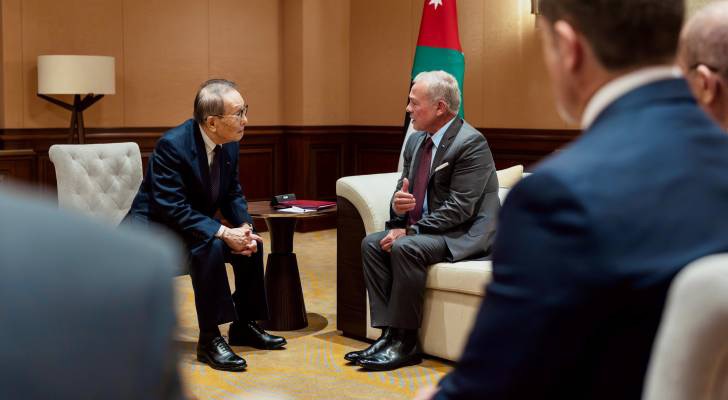 صورة حول : الملك يلتقي رئيس جمعية الصداقة الأردنية اليابانية في طوكيو الملك يلتقي رئيس جمعية الصداقة الأردنية اليابانية في طوكيو