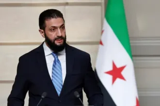 خطوة مفاجئة من بريطانيا بشأن الشرع وسط تحفظ صيني