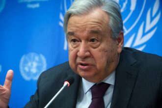 غوتيريش يدين هجوم مستوطنين على مسجد بالضفة الغربية