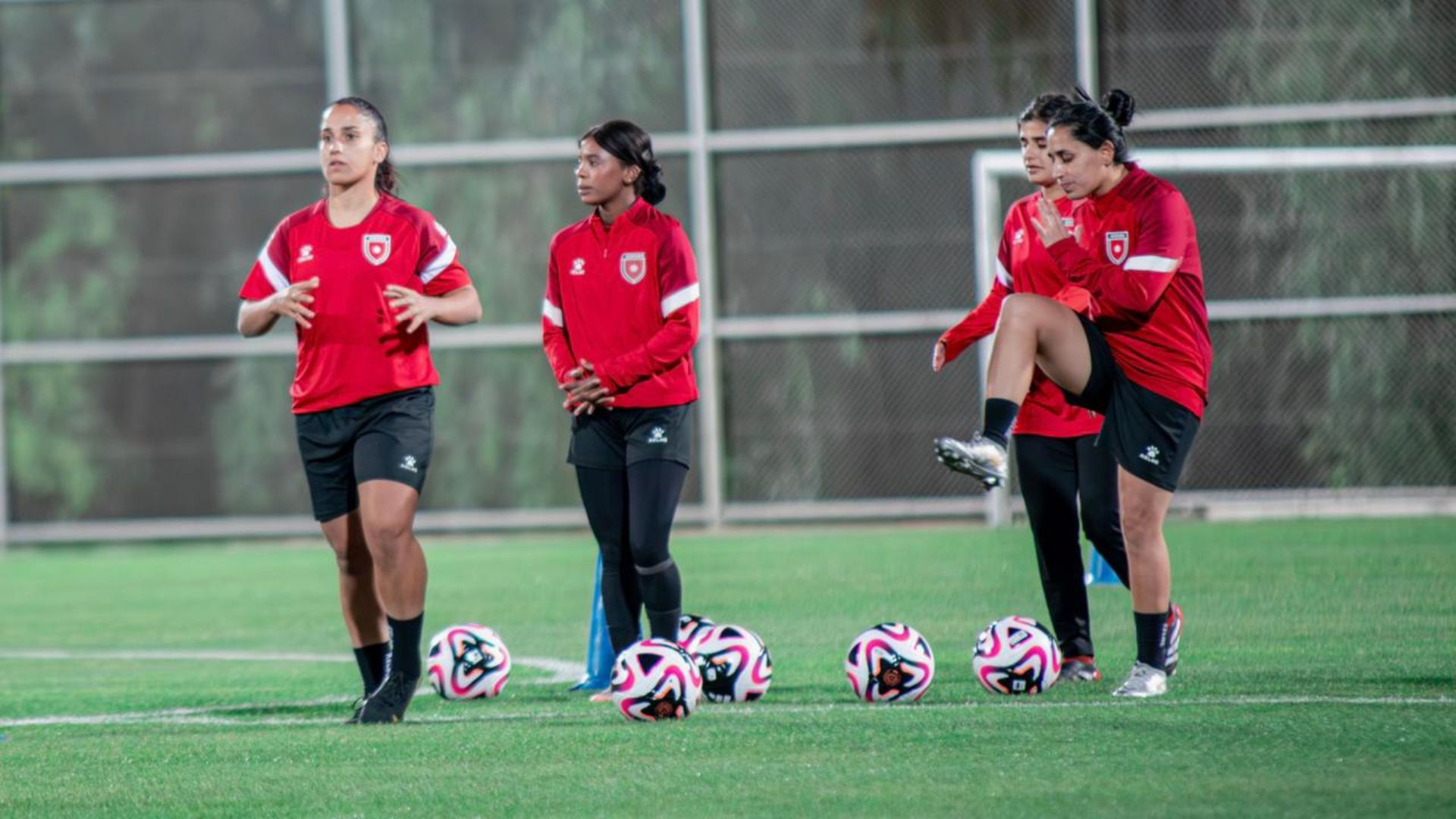 صورة حول : المنتخب الوطني للسيدات يغادر عمان للمشاركة في بطولة غرب آسيا المنتخب الوطني للسيدات يغادر عمان للمشاركة في بطولة غرب آسيا