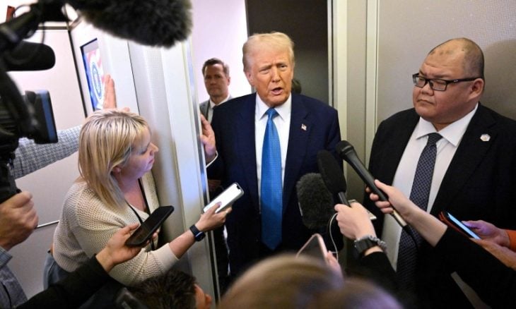 صورة حول : ترامب يمنع الصحفيين من دخول "منطقة الصحافة العليا" بالبيت الأبيض ترامب يمنع الصحفيين من دخول "منطقة الصحافة العليا" بالبيت الأبيض