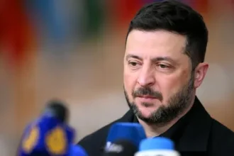 ستولتنبرغ يكشف رفض الناتو طلب زيلينسكي لحظر جوي على أوكرانيا