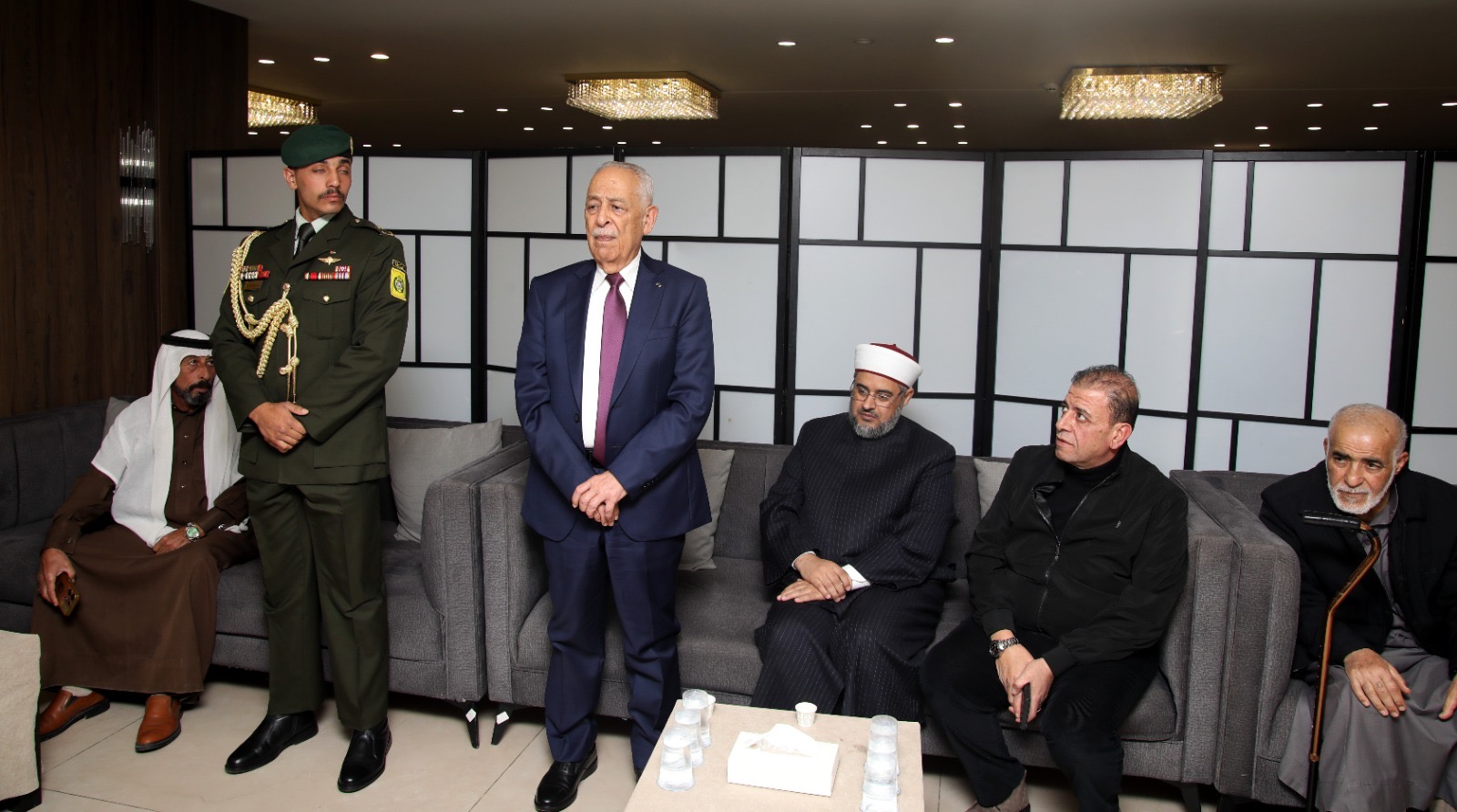 *مندوبا عن الملك وولي العهد. العيسوي يعزي عشائر المجالي والزعبي والقاضي*