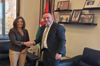 الحكومة توقع اتفاقية مبادلة ديون بقيمة 30 مليون يورو لدعم قطاعي المياه والتعليم