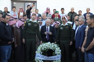 عاجل | العيسوي يشارك في تشييع جثمان الوزير والعين والنائب الأسبق جمال حديثه الخريشا