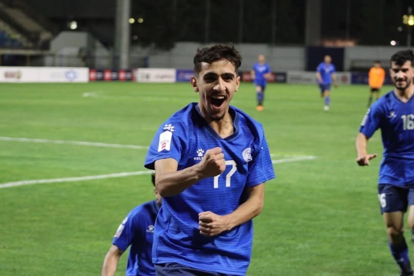 صورة حول : مؤمن الساكت يعادل النتيجة للرمثا أمام الوحدات مؤمن الساكت يعادل النتيجة للرمثا أمام الوحدات