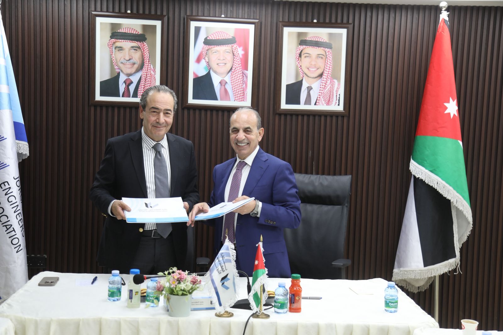 مذكرة تفاهم لتقديم تسهيلات لترخيص الأبنية القائمة في المحافظات